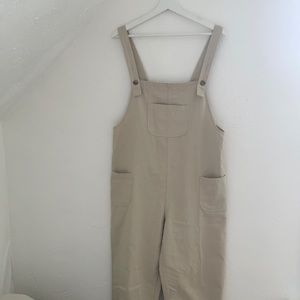 Ivory jumpsuit from Woo to see you, brand: Blusher